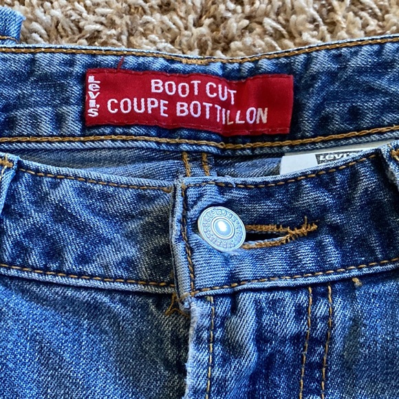 Levi’s Boot Cut Jeans - Picture 6 of 7